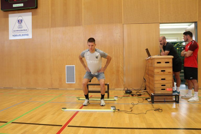 Hochsprung von Leo Lukacevic. <span class="copyright">Natalie Scherer/Olympiazentrum Vorarlberg</span>