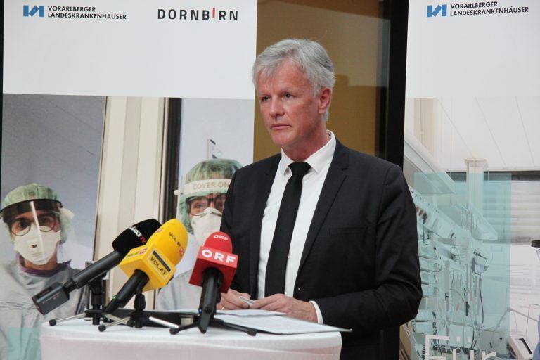  „Wir nehmen die schwierige Personalsituation durchaus ernst und sind uns unabhängig von der aktuellen Diskussion bewusst, dass Handlungsbedarf besteht“,  erklärt KHBG-Direktor Gerald Fleisch. <span class="copyright">VOL.at/Mayer</span>