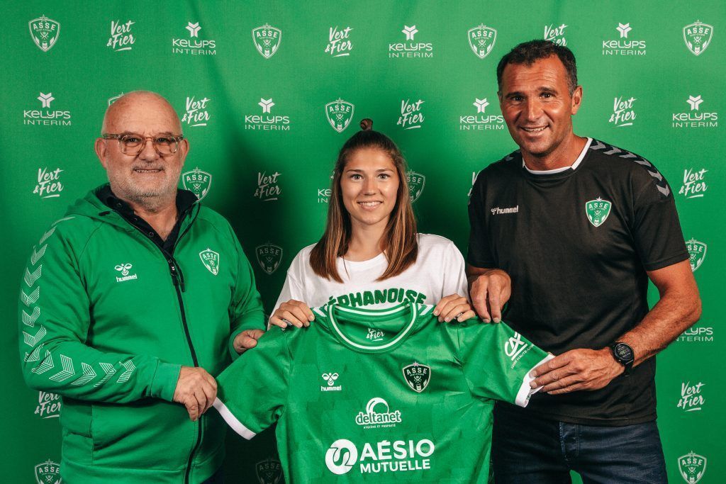 Eine völlig neue Fußballwelt eröffnet sich für Sarah Klotz