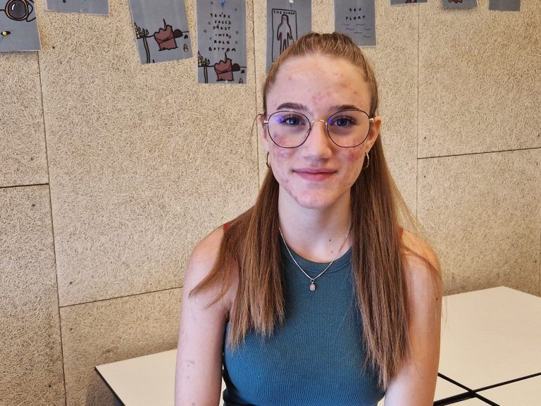 „Eine Woche selbständig im Internat zu wohnen, das war eine spannende Erfahrung. Unser Ausflug an die Ostsee war schön. Ich liebe das Meer. Ich reise gerne, weil mich andere Kulturen interessieren.“ Leonie-Naomi Siegl (16), Bludesch <span class="copyright">Evelyn Brandt</span>