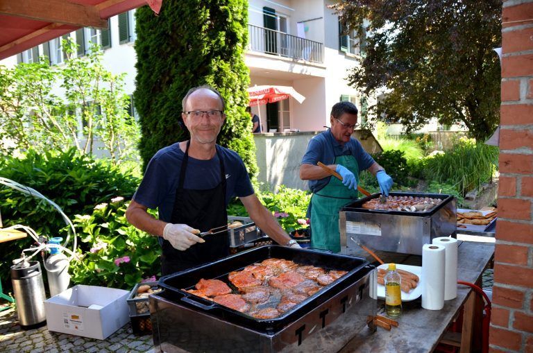 Einladung zum stimmungsvollen blasmusikalischen Sommerfest der Pfarre für Jung und Alt. Im Mittelpunkt steht der Geburtstag „25 Jahre Pfarrheim Franz Xaver Lochau“.