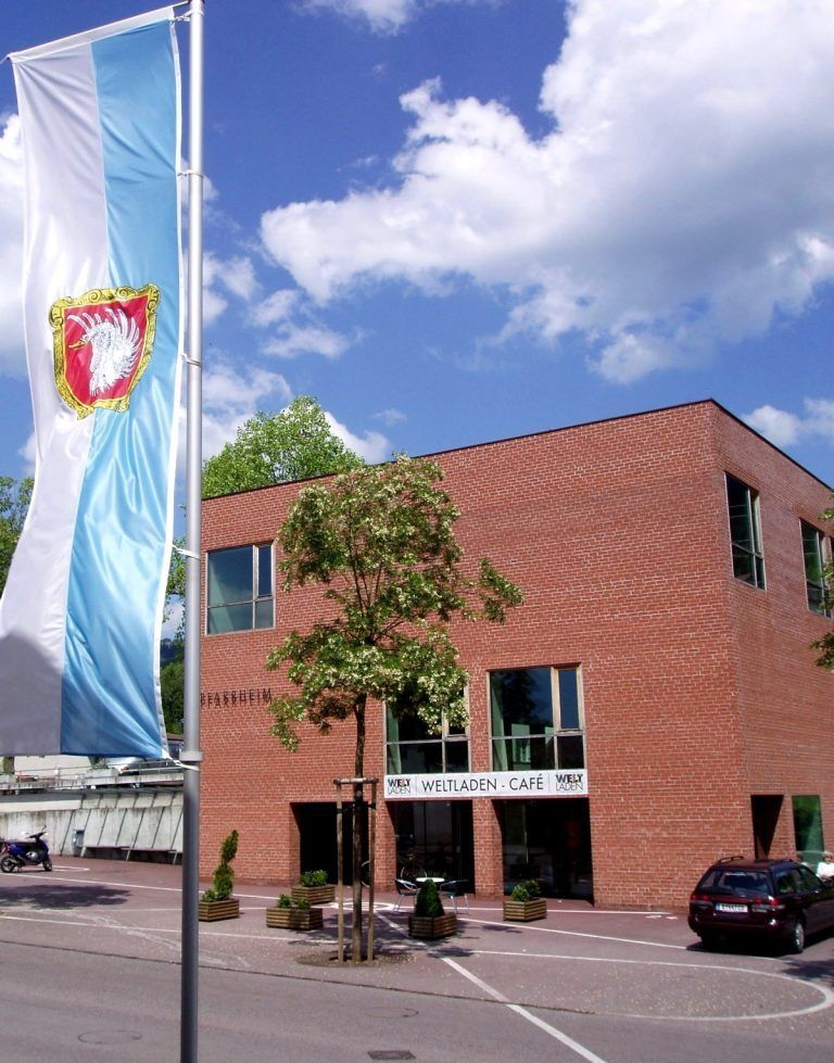 Das„Sommerfest der Pfarre Lochau“ auf dem Platz vor dem Pfarrheim Franz Xaver – ein blasmusikalischer Frühschoppen in geselliger Atmosphäre.