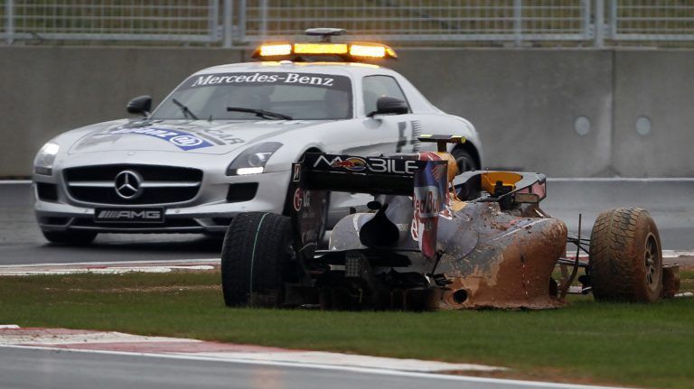 Bei Unfällen kommt das Safety Car so lange zum Einsatz, bis die Gefahr aus dem Weg geräumt ist. <span class="copyright">GEPA</span> 
