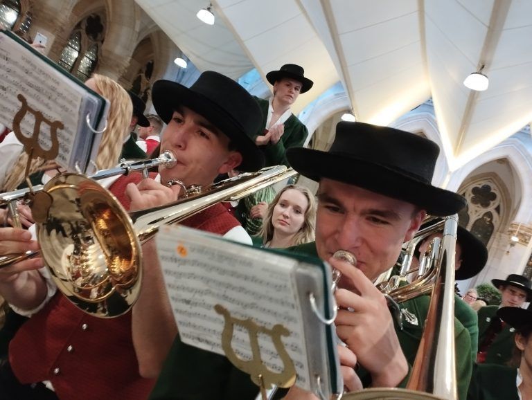 Beim „Nachfest“ im Arkadenhof des Rathauses ging es mit viel Musik und toller Stimmung hoch her. <span class="copyright">NAM/5</span>