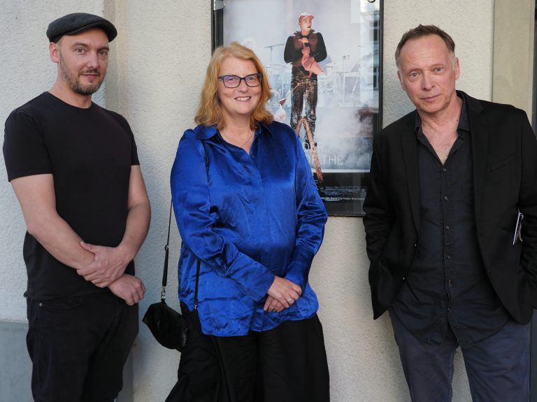 Intendantin Stephanie Gräve mit dem musikalischen Leiter Oliver Rath (l.) und Regisseur Johannes Lepper. SIE