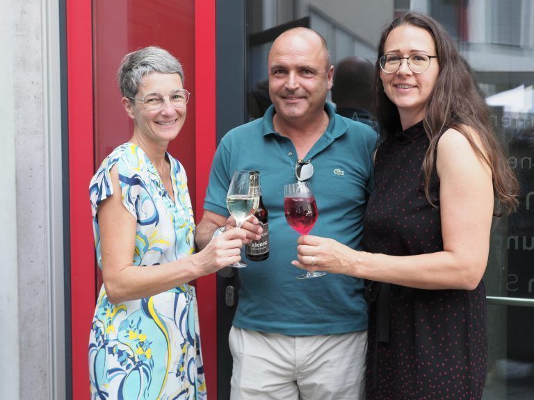 In Partystimmung: Sandra Enderle, Marco Agostinetti und Simone Giesinger.