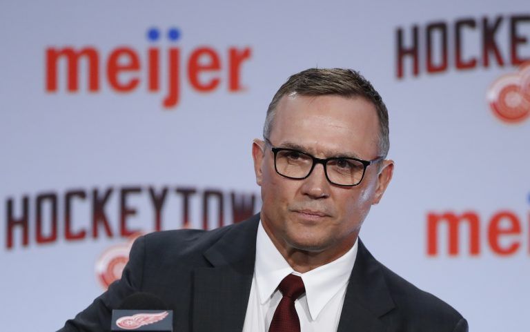 Eishockey-Legende und Detroit-Red-Wings-Manager Steve Yzerman hat ein Auge auf Reinbacher geworfen. <span class="copyright">AP</span>