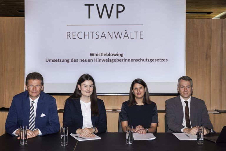 Die Rechtsanwälte Viktor Thurnher, Corinna Müller, Nuschine Messner und Christian Wirthensohn warnen, die Meldestelle nicht ernstzunehmen und werben für ihr Angebot. <span class="copyright">TWP</span>
