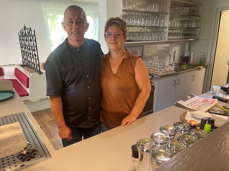 Ramona und Olaf Mahlich haben im Tannenhof in Meiningen Gäste mit guter heimischen Küche gewonnen. Dieses Wochenende nehmen sie Abschied. VN/Sca