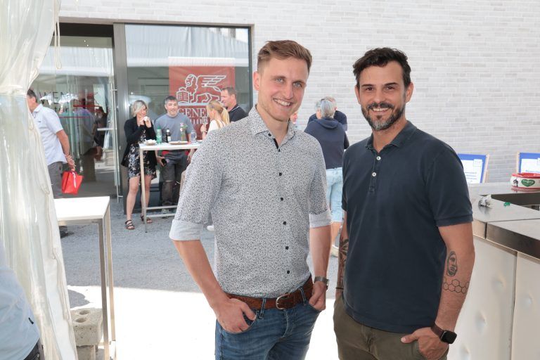 Bauleiter Gabriel Jakober (Fa. Klimmer) und Florian Mayr.