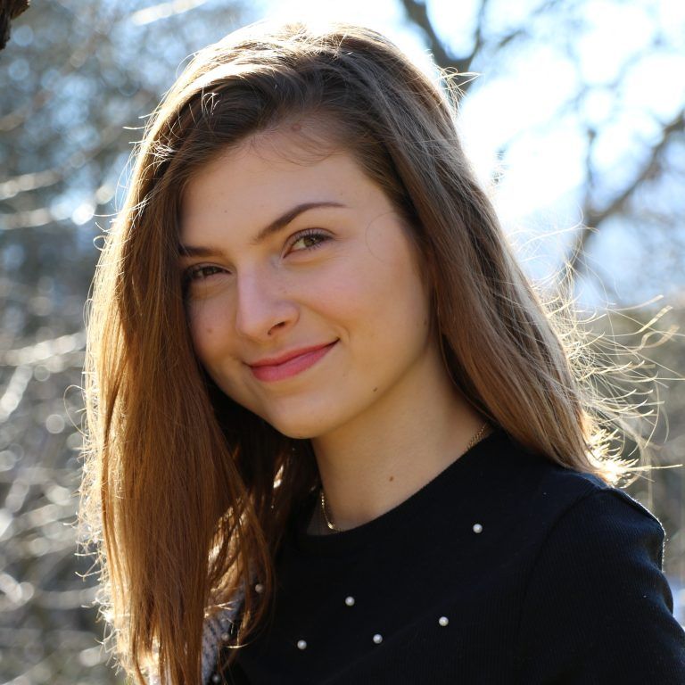 Katharina Hohengartner liebt Sprachen und Kinder auf der ganzen Welt.