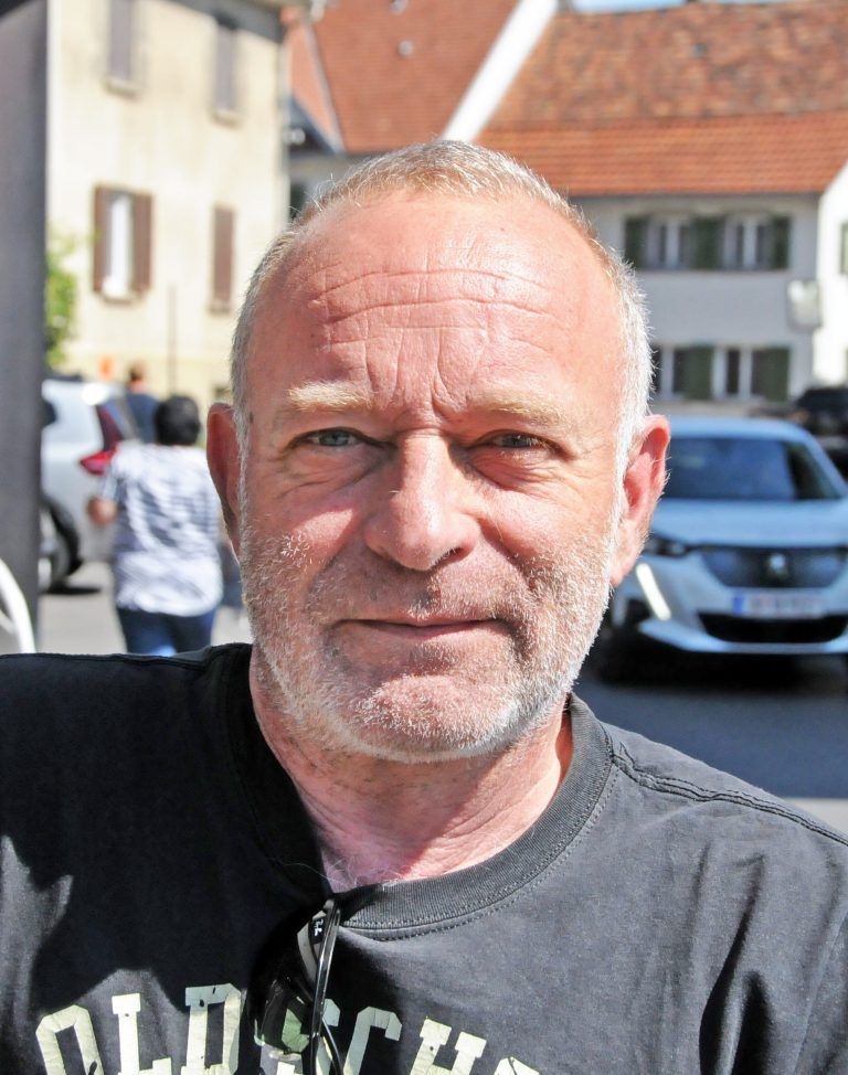 "Es ist ewig schade um die letzte Metzgerei von Hard. Es ist ja offenbar ein großes Metzgersterben im Gang. Der Schmuck muss aufhören, der Rimmele hört ebenfalls auf. Dort wird das Geschäft wenigstens weitergeführt. Ich war ja bisher Stammkunde in der Metzgerei Lutz. Aber auch wenn er aufhört, werde ich trotzdem nicht zum Veganer." <strong>Werner Mathis, Stammkunde</strong>