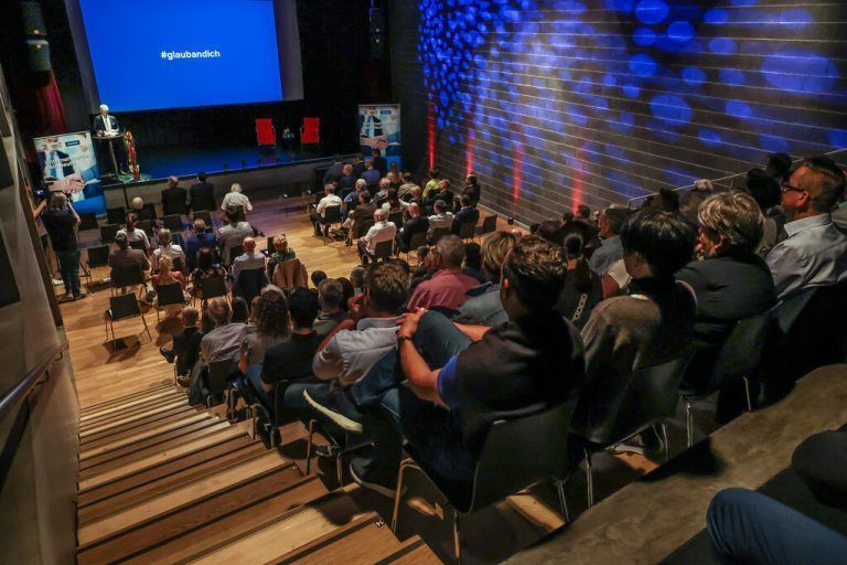 Bei der 100. Auflage von Unternehmer sein heute war die Remise in Bludenz voll besetzt.VN/Steurer
