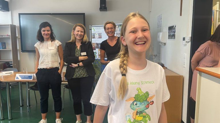 Emilia ist eine von sieben Schülerinnen und Schülern der Volksschule Dornbirn-Rohrbach, die beim Hörspiel mitgewirkt hat. <span class="copyright">VN/tas </span>