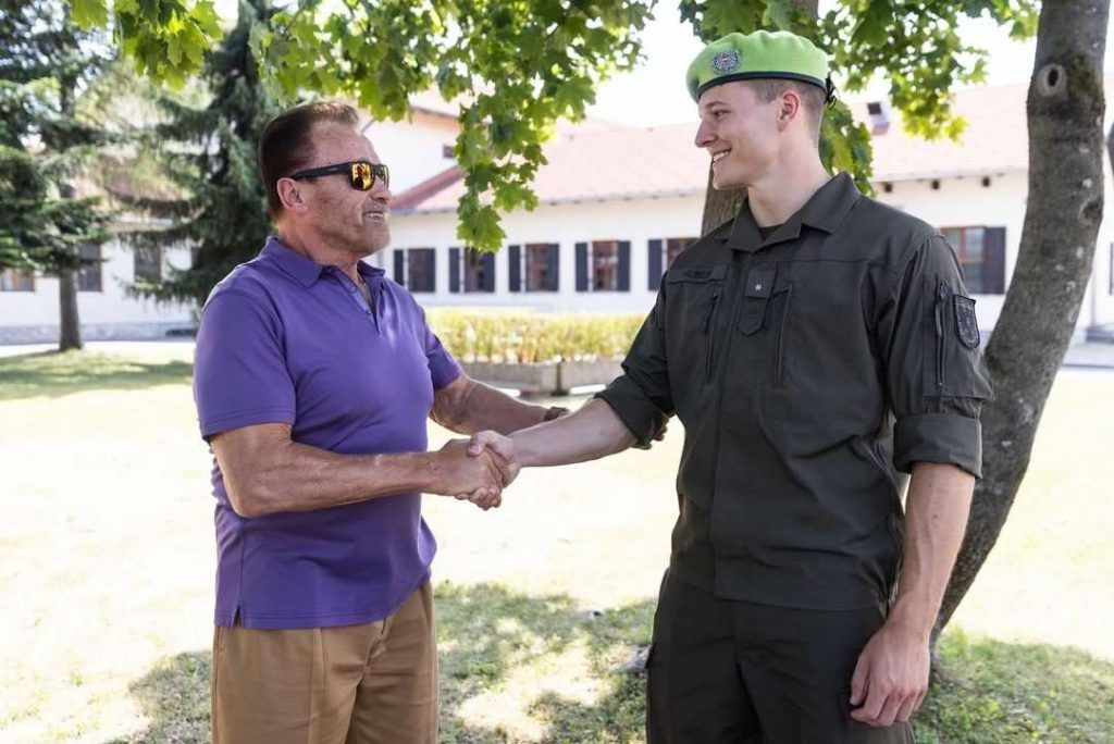 Wie der Vorarlberger Bobfahrer Kristian Huber zum Arnie-Double wurde