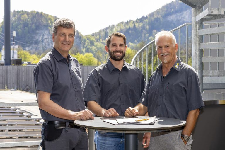 Christian Maissen (r.) tritt aus der Geschäftsführung zurück: Urs Peter (l.) und René Maissen führen das Unternehmen zusammen. FA/Bell