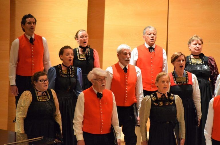 Das Konzert war ein musikalisches Projekt über die Gemeindegrenzen hinaus, das über 60 Sängerinnen und Sänger vereinte.