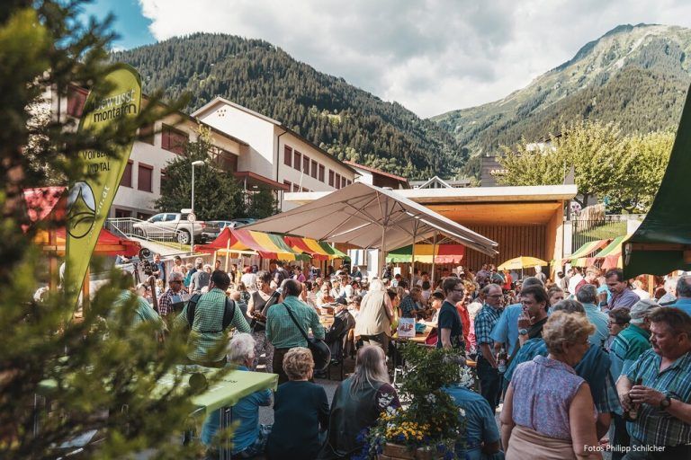 Der Verein „bewusstmontafon“ lädt zum traditionellen Sura Kees Anschnittfest in St. Gallenkirch.philipp schilcher (2)
