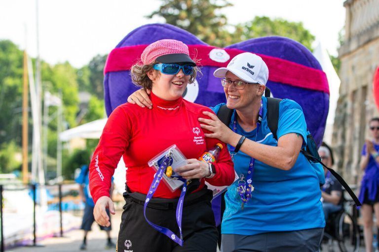 Desiree Bösch mit Athletensprecherin Johanna Pramstaller.GEPA