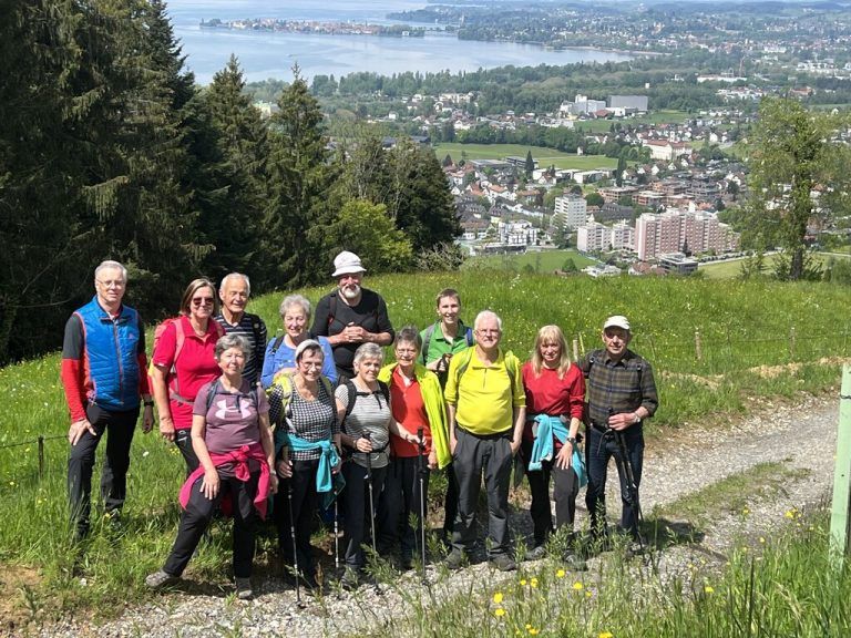 Die Lustenauer Senioren genossen die Natur und den Ausblick am Pfänderrücken.50Plus