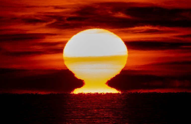 Die Sonne geht über der Ostsee in Niendorf im nördlichen deutschen Bundesland Schleswig-Holstein auf. AP