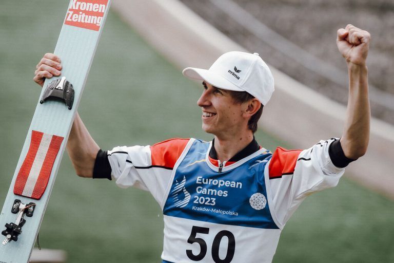 Doppelte Freude für Daniel Tschofenig. Der Kärntner sicherte sich bei den European Games Gold im Einzelspringen auf der Normalschanze und Gold im Mixedbewerb.gepa