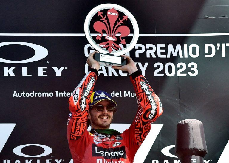 Drei Ducatis auf dem Podium und Francesco Bagnaia darf sich als Sieger feiern lassen.ap