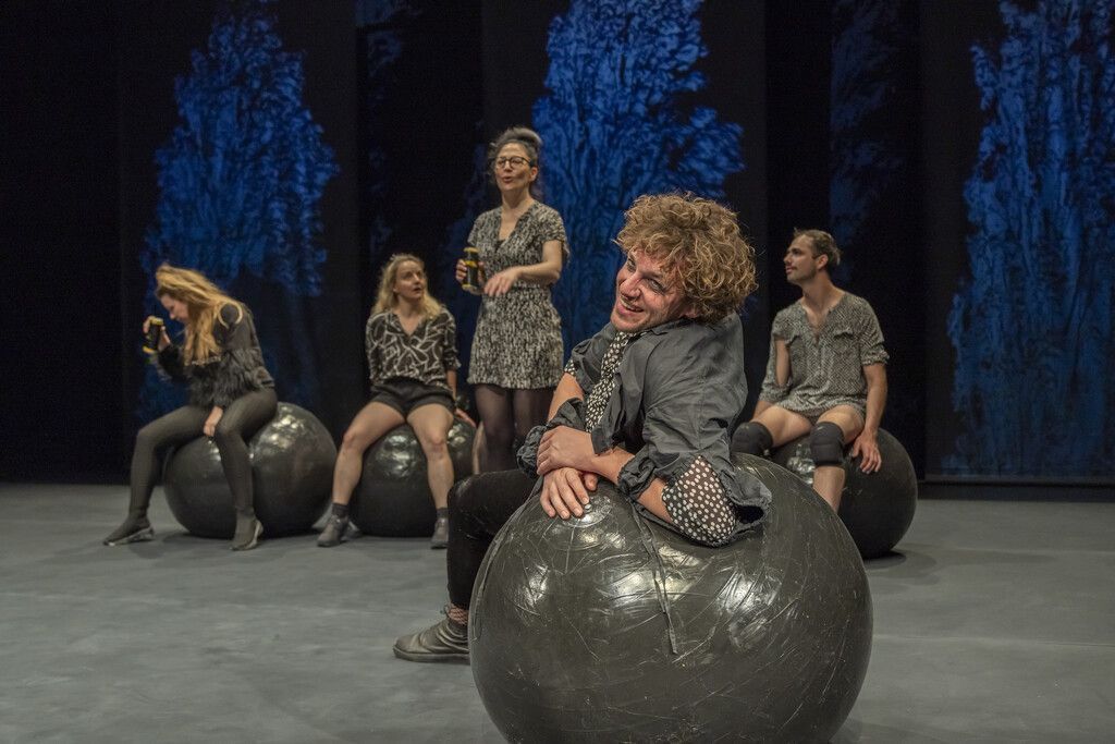 „Morbus Hysteria“ vom Aktionstheater im Kosmos. »D9