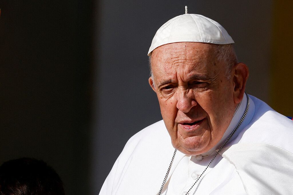 Papst empfängt Künstler