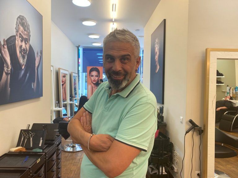 Gültekin Dülge ist Friseur aus Leidenschaft. Seit 23 Jahren ist er nun selbstständig. vn/reh