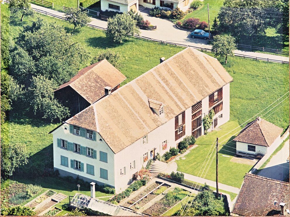 180-jähriges Gebäude im Mittelpunkt