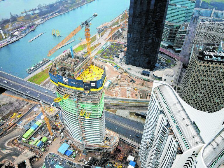 International beachtet wächst derzeit Österreichs höchster Wohnturm in die Höhe. Doka sorgt für die sichere Schalungstechnik. FA/Doka
