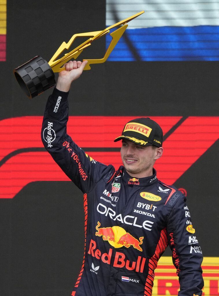 Verstappen führt Red Bull zu Jubiläumssieg