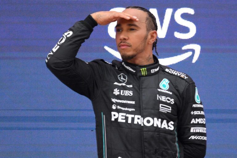 Noch ist die Unterschrift von Lewis Hamilton nicht unter dem Vertrag.apa