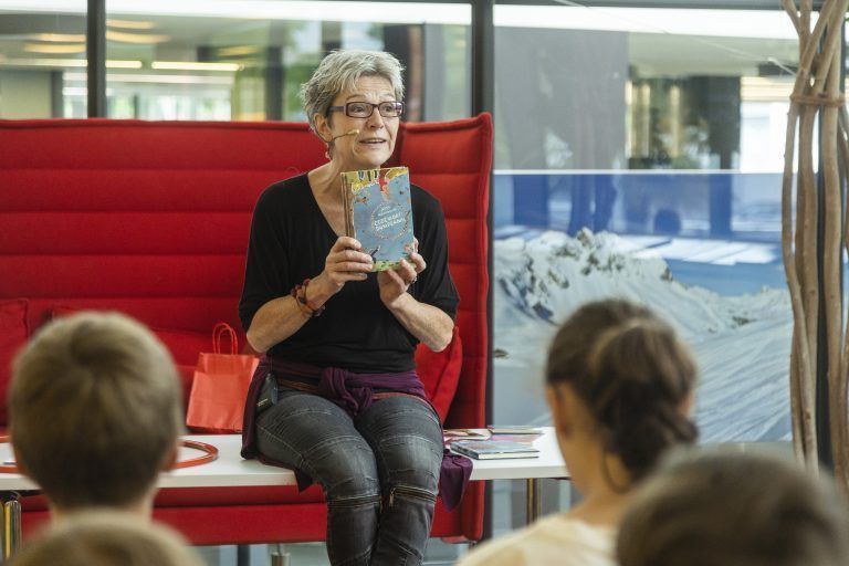 Buch am Bach ist in der Bibliothek der AK Feldkirch zu Gast 11. VN-Kinder- und Jugendbuchmesse Buch am Bach