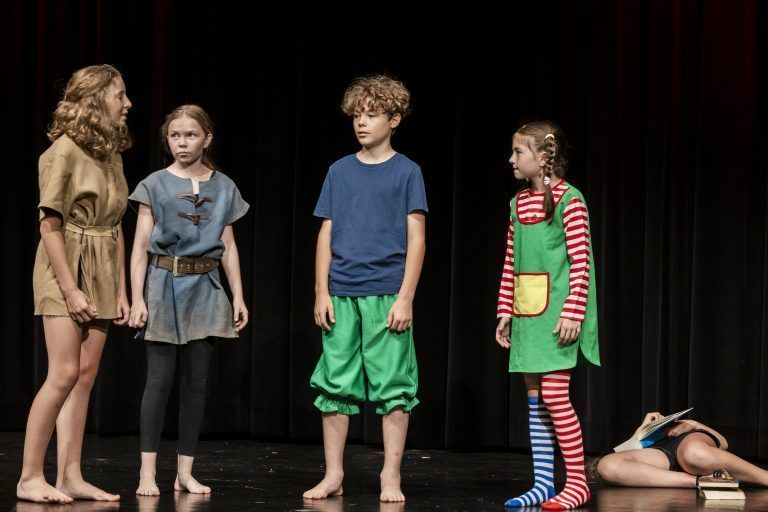 Der Nachwuchs des Spielkreises Götzis führte das Theaterstück „Die Bücherhelden“ auf. <span class="copyright">VN/Paulitsch</span>