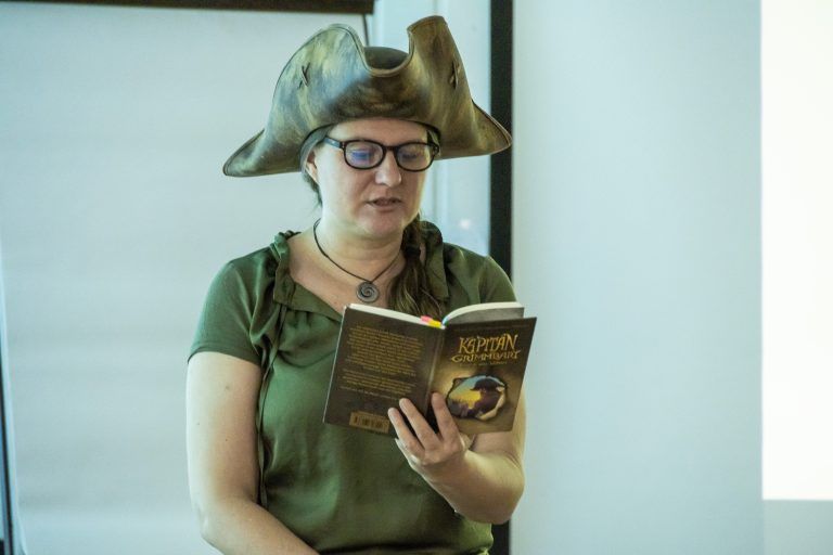 Buch am Bach 2023; 12. Buch am Bach; 12. VN-Kinder- und Jugendbuchmesse Bilder von den Lesungen, Workshops, den Bücherguides, dem Buchhandel, den Ständen im Foyer, von lesenden Kindern in der Kulturbühne Ambach und im Schlössle Tag 3