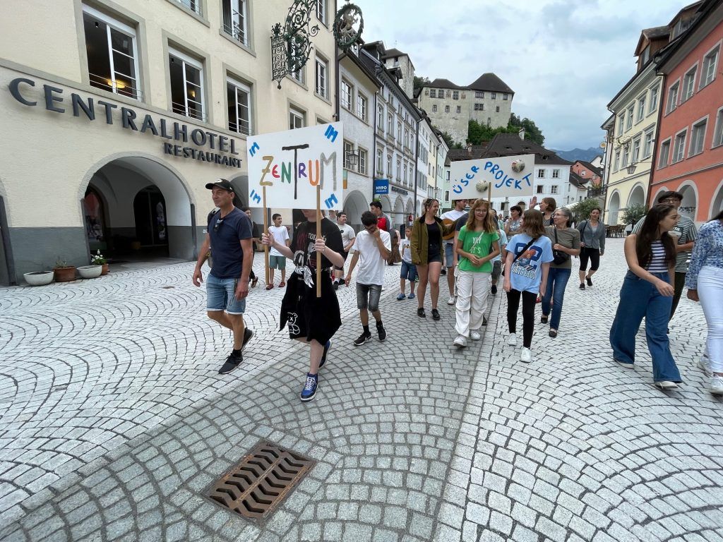 Ins Zentrum gerückt und sichtbar gemacht
