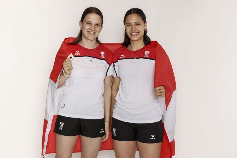Serena Au Yeong (r.) spielt im Doppel mit Katharina Hochmeir.GEPA