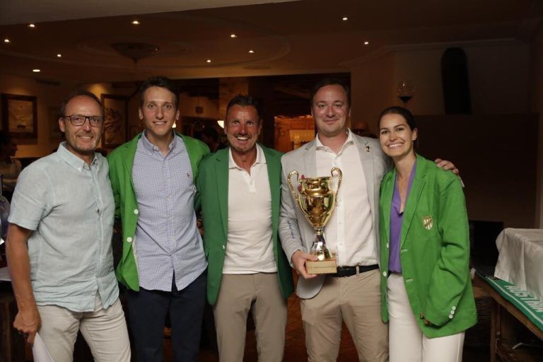 Siegerteam: Markus Kleissl (GC Lech), Simon Sohm (Carini Etiketten), Martin Schneider, Patrick Schuchter (Vorstand SC Austria Lustenau), Lena Marent.