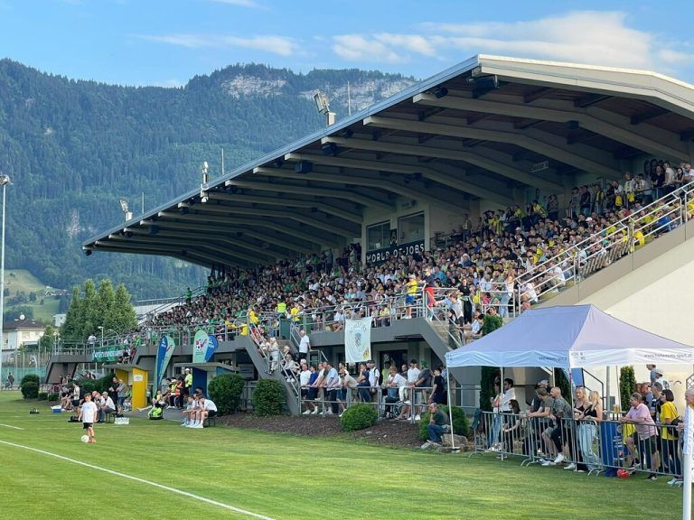 Tolle Kulisse im Herrenried Stadion von Hohenems beim Duell um den VFV-Cuptitel zwischen FC Wolfurt und FC Alberschwende.FL
