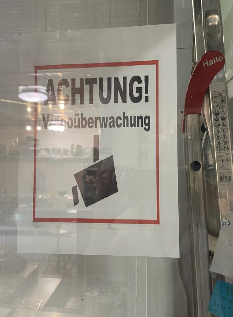 Wie ein Chef eines Lebensmittelgeschäfts einen Einbrecher stellte