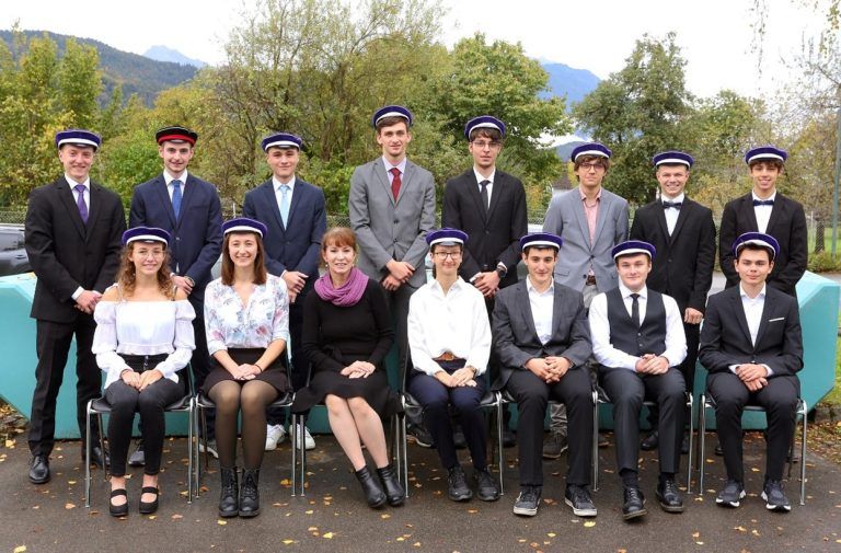 <strong>HTL Rankweil, 5BHEL: </strong>In alphabetischer Reihenfolge: Marian Biedermann, Lukas Gsodam, Matheo Hermann, Tim Kicker*, Johannes Klapper, Jenny Lampert, Raphael Lins*, Mihai Marinescu, Angelina Rupp, Marie Schrotter**, Fabian Stitny, Tobias Vester, Mikail Yölek**, Raffael Zaffignani, Jahrgangsvorständin Mag. Margit Baumgartner.