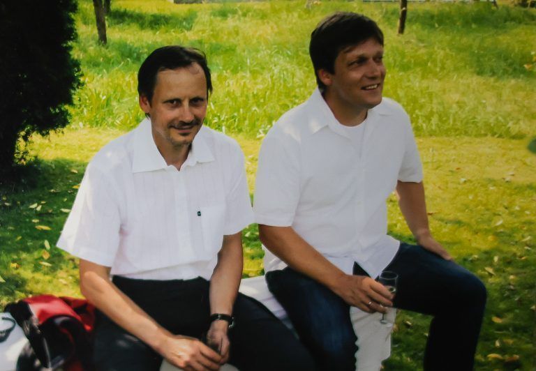 Ein Bild aus jungen Tagen mit seinem Kollegen Erich Hollenstein. Die Volksschule Haselstauden ist jetzt um einen Mann ärmer. Wo Männer an Volksschulen doch eine kleine Minderheit sind. Sprickler