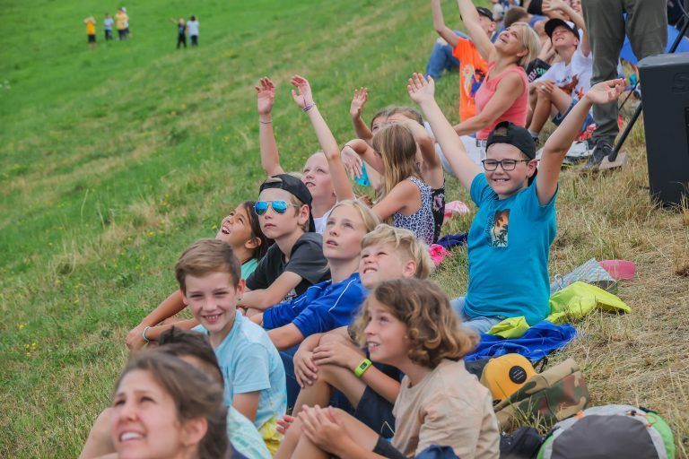 Bei der Flugshow gab es grenzenlose Begeisterung genauso wie ungläubiges Staunen über das, was die Piloten in der Luft aufführten.