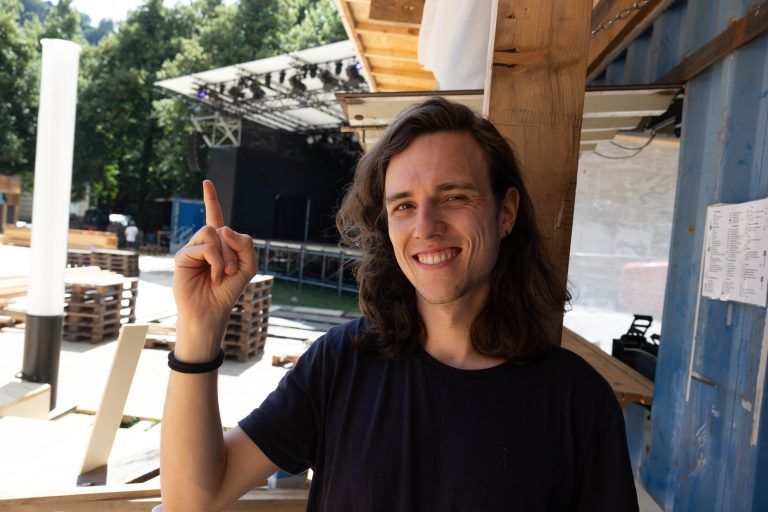 Flor macht es Spaß auf dem Festival dabeizusein. <span class="copyright">hartinger</span>