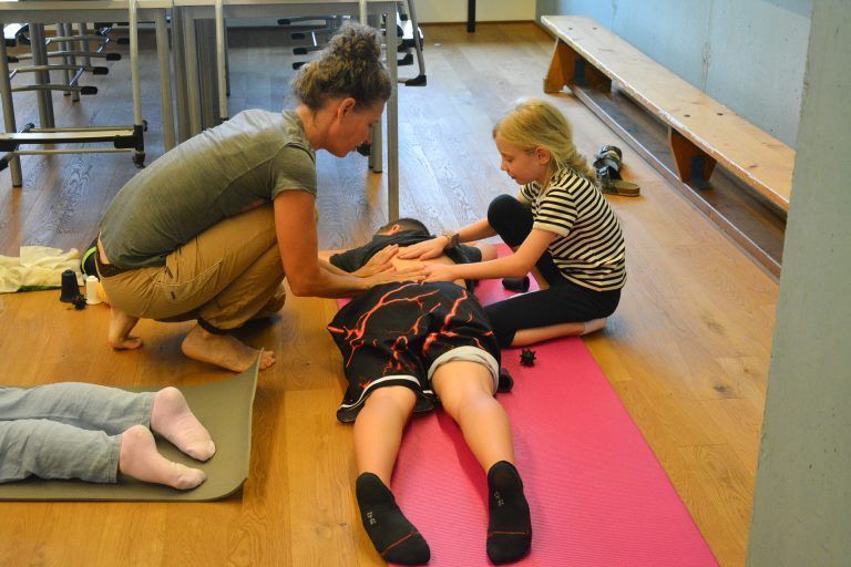 Beim Masseur.