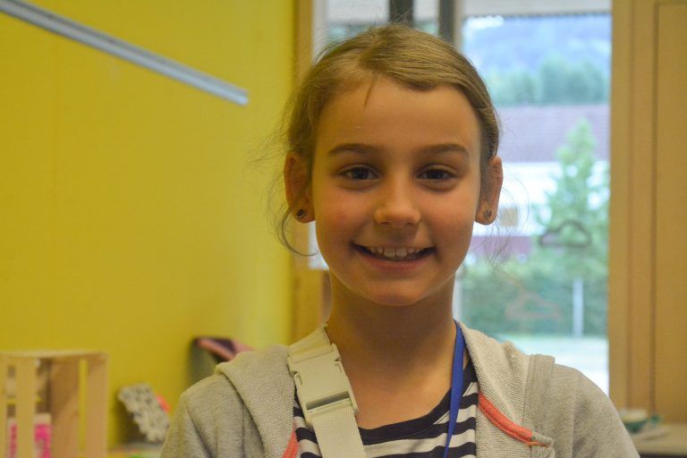 "Ich habe bereits im Restaurant und im Lädile gearbeitet. Mit dem Geld war ich bei der Kosmetikerin und habe den Workshop 'Mach dich schön' besucht. Das war voll cool. Ich war auch noch in der Filzwerkstatt." Pia Fiel (9)