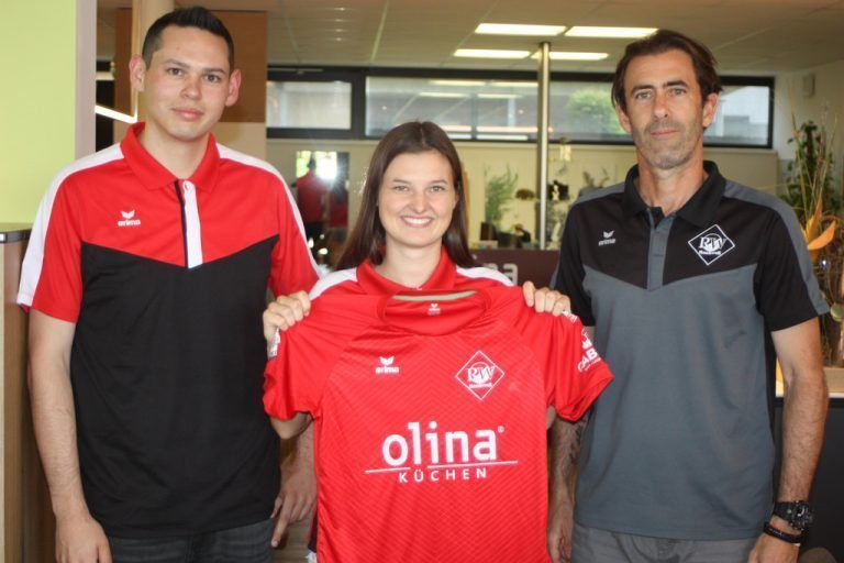 Manuel Dobler mit Laura Wagner und Christian Mendes.