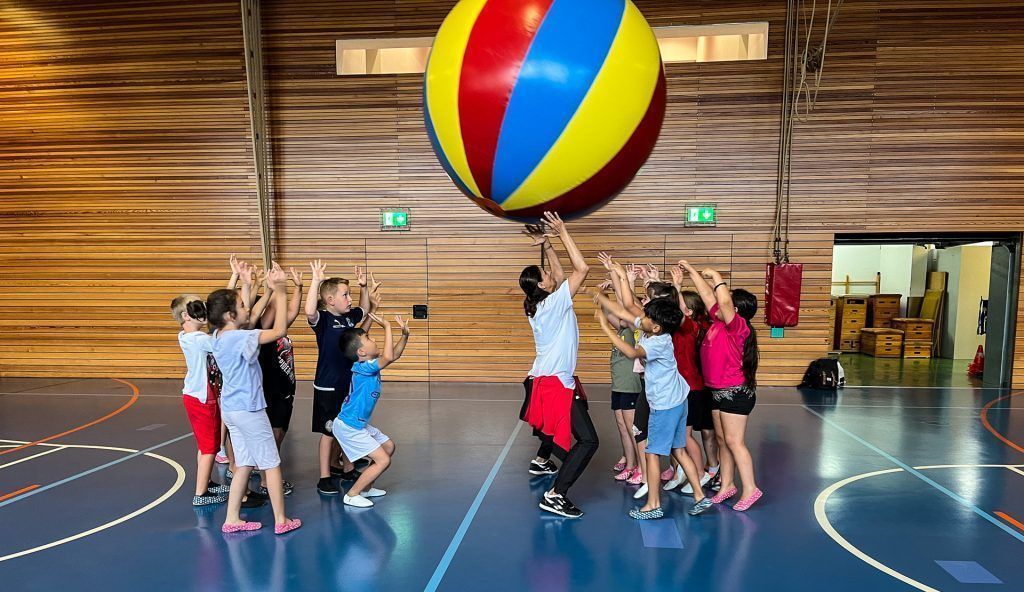 Diese Schüler gehen mit Lachyoga, Baseball und Tanzen in die Ferien